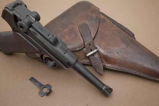 Click image for larger version

Name:	1915 Luger 5.jpg
Views:	25
Size:	118.8 KB
ID:	17473