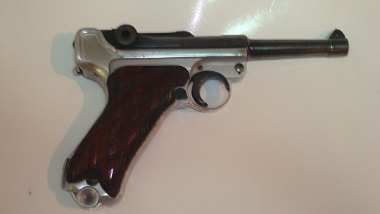 Click image for larger version

Name:	S42 G Luger 004.jpg
Views:	48
Size:	48.4 KB
ID:	17596