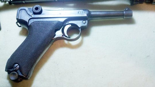 Click image for larger version

Name:	1918 P08 Luger SN #1994  #2 (scaled).jpg
Views:	15
Size:	158.1 KB
ID:	29403