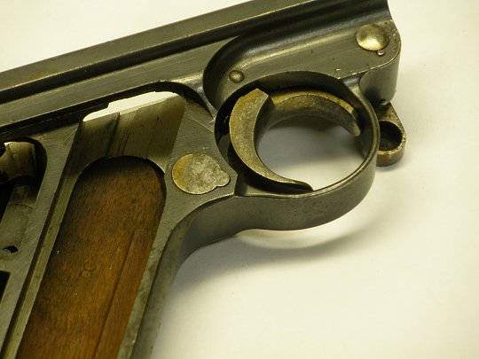 Click image for larger version

Name:	right upper grip cover off.jpg
Views:	212
Size:	107.9 KB
ID:	31030