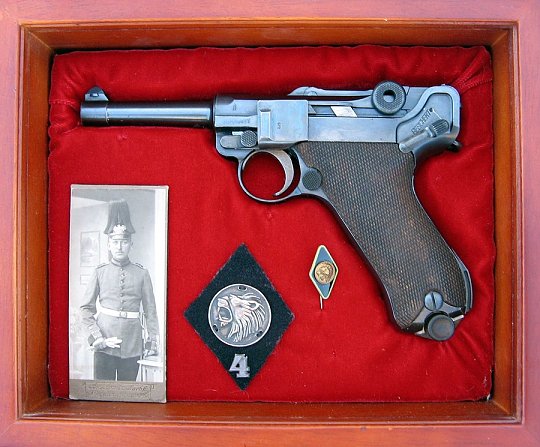 Click image for larger version

Name:	Commercial Luger & artifacts 001abc.jpg
Views:	25
Size:	124.0 KB
ID:	40385
