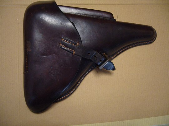 Click image for larger version

Name:	Luger Holster and Pistol 001.jpg
Views:	42
Size:	89.6 KB
ID:	40971