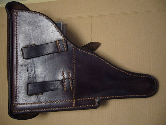 Click image for larger version

Name:	Luger Holster and Pistol 004.jpg
Views:	42
Size:	109.9 KB
ID:	40974