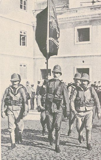 Click image for larger version

Name:	Batalhao_Marinha_Partida_1914.jpg
Views:	263
Size:	58.0 KB
ID:	42987