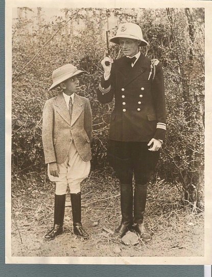 Click image for larger version

Name:	1935 Photo of Haile Sellassie's son instructed on Luger.jpg
Views:	102
Size:	234.8 KB
ID:	63129