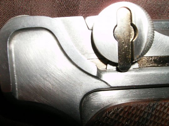 Click image for larger version

Name:	close shots of Martz Luger Carbine 002.jpg
Views:	54
Size:	94.1 KB
ID:	7629