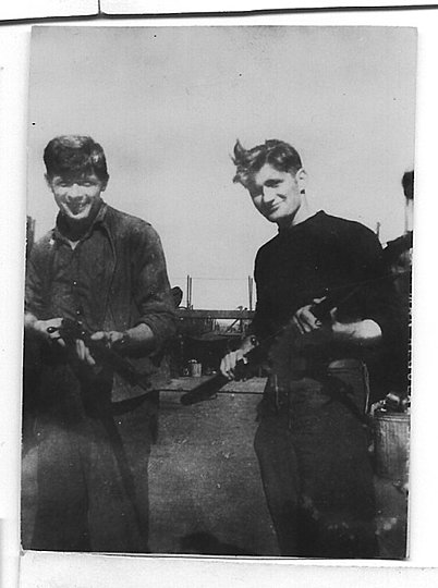 Click image for larger version

Name:	Dad with Arisaka.jpeg
Views:	35
Size:	57.4 KB
ID:	79668