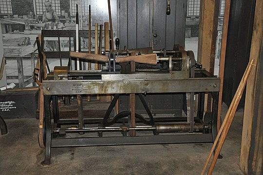 Click image for larger version

Name:	Harpers_Ferry_gun_smith_shop_-_Blanchard_lathe.jpg
Views:	78
Size:	190.8 KB
ID:	83244