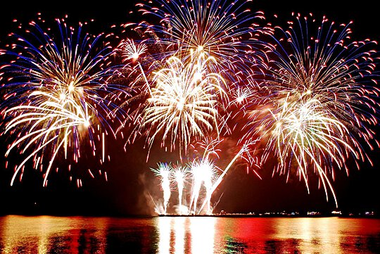 Click image for larger version

Name:	fireworks.jpg
Views:	99
Size:	203.5 KB
ID:	85184