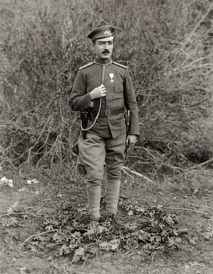 Click image for larger version

Name:	Bulgarian Officer with Luger Attached to a Sling - 1.jpg
Views:	25
Size:	211.8 KB
ID:	15748